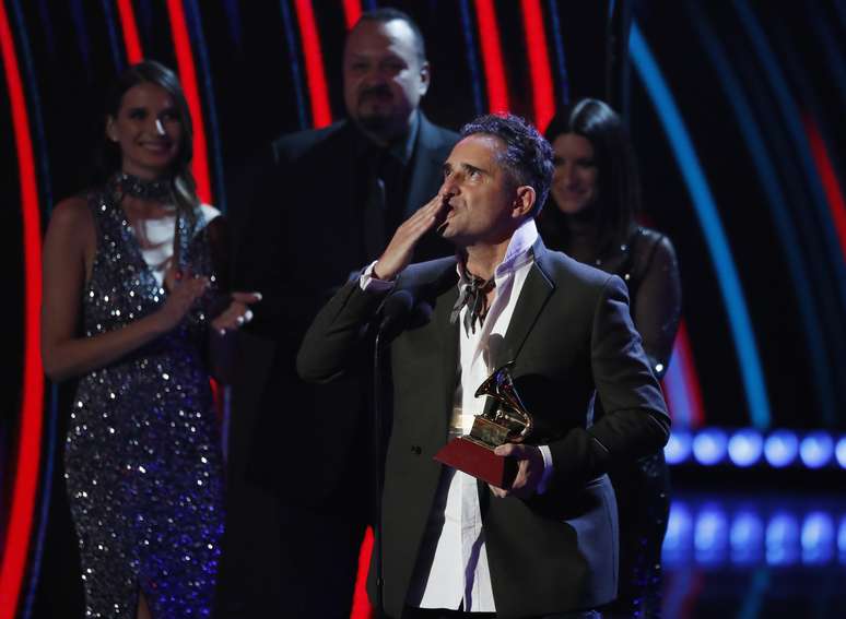Jorge Drexler recebe pr&ecirc;mio Grammy Latino em Las Vegas 15/11/2018 REUTERS/Mario Anzuoni