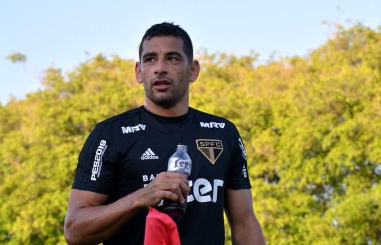 Diego Souza não jogou contra o Grêmio por causa de uma entorse no joelho (Érico Leonan/saopaulofc.net)