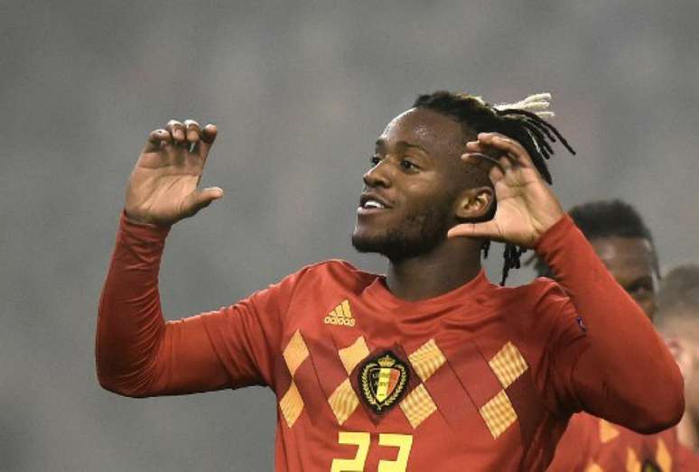 Batshuayi foi o grande nome da Bélgica contra a Islândia (Foto: John Thys / AFP)