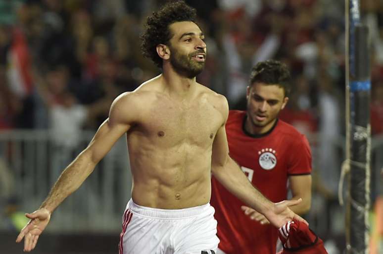 Salah marca nos fim e garante vitória do Egito sobre a Tunísia (Foto: AFP)