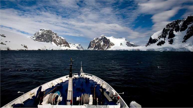 Viagem à Antártica é repleta de riscos, pois o mar pode ficar agitado