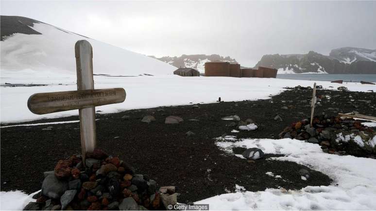 Muitos corpos nunca vão ser recuperados; outros estão enterrados no continente gelado