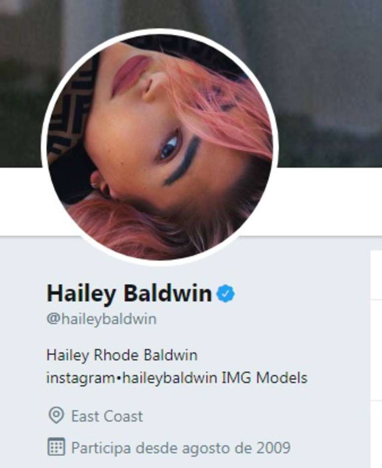 Perfil de Hailey Baldwin no Twitter.