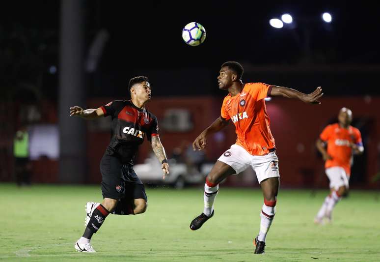 Vit&oacute;ria 1 x 2 Atl&eacute;tico-PR