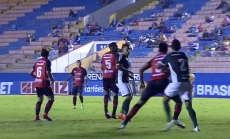 Num segundo tempo movimentado, Goiás venceu o Oeste de virada por 3 a 1 (Reprodução/Premiere)