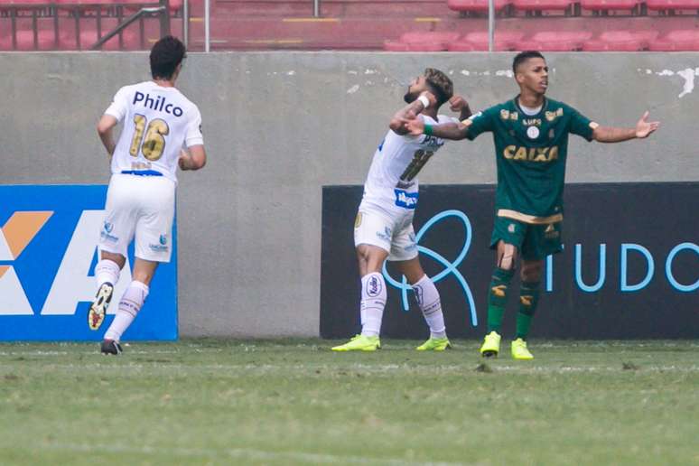 Comemoração do gol de Gabriel, do Santos