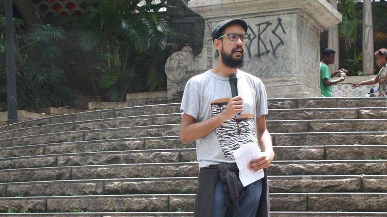 Jornalista Guilherme Soares Dias apresenta história do Obelisco do Piques, antes destino final dos tropeiros e hoje uma escadaria ocupada por moradores de rua