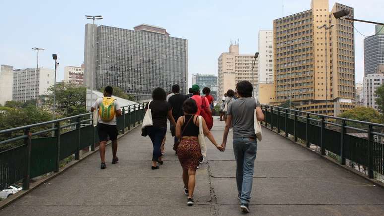 Grupo caminha na região da Nove de Julho