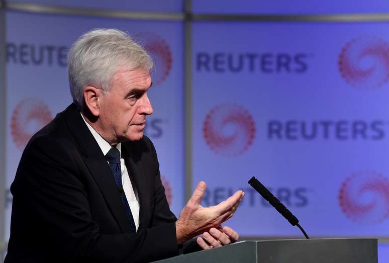 John McDonnell durante discurso na Reuters, em Londres 21/11/2018 REUTERS/Toby Melville