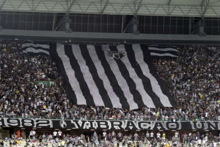 Torcida do Ceará (Foto: LC Moreira/Lancepress!)