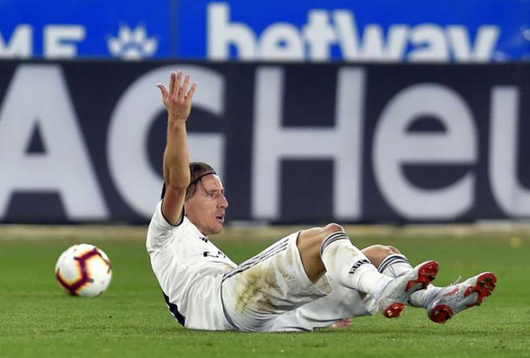 Modric ainda não emplacou na temporada (Foto: ANDER GILLENEA / AFP)
