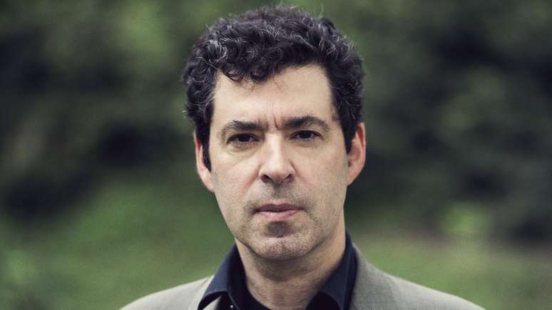 Fil&oacute;sofo americano diz que &eacute; imposs&iacute;vel liderar um pa&iacute;s sem ter um ponto de vista ideol&oacute;gico sobre como governar