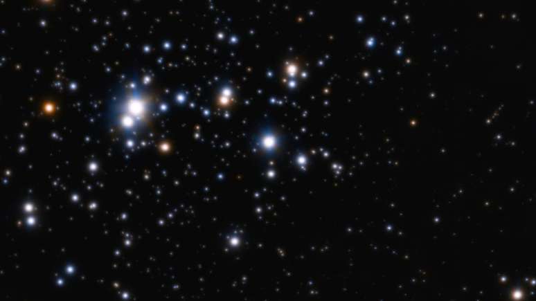 Neste aglomerado de estrelas, pode haver muitas irmãs do Sol, mas é difícil detectá-las