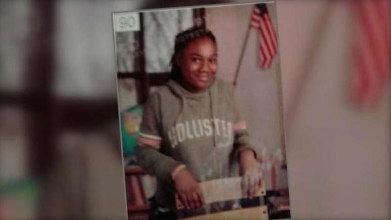 Sandra Parks, de 13 anos, foi morta por bala perdida dentro de casa em Milwaukee