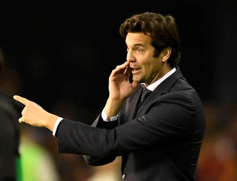 O técnico Santiago Solari