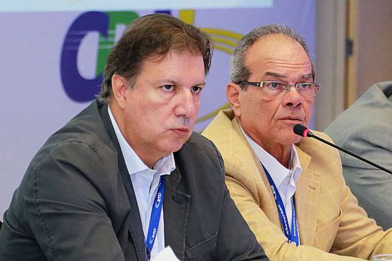 Warlindo Carneiro Filho (à direita) assumiu a CBAt após renúncia de Toninho Fernandes (esq). (Foto: Divulgação)