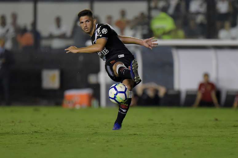 Andrey, do Vasco, anotou um gol contra o São Paulo