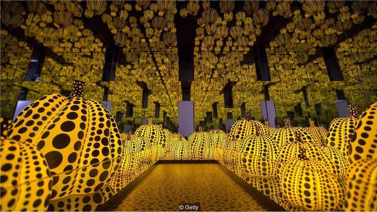 O trabalho de Kusama foi gradualmente reavaliado - ela é agora a artista mulher mais vendida do mundo