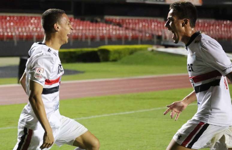 Antony e Igor Gomes comemoram gol tricolor - Divulgação/saopaulofc.net