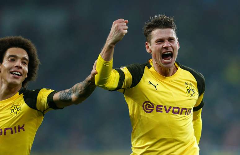 Piszczek comemora gol do Borussia Dortmund