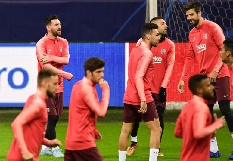 Barcelona lidera lista, mas Real Madrid, Juventus e Manchester United também integram Top-10 (Foto: Miguel Medina/ AFP)