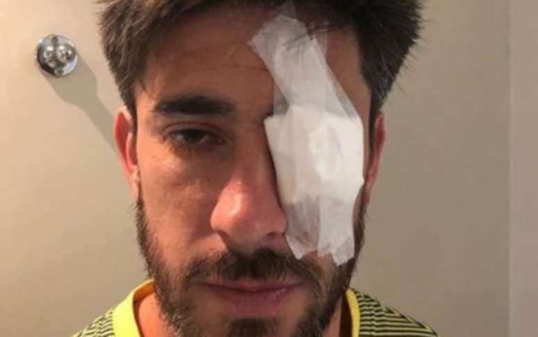 Pablo Pérez, capitão do Boca, ficou ferido após ataques ao ônibus da equipe nos arredores do Monumental