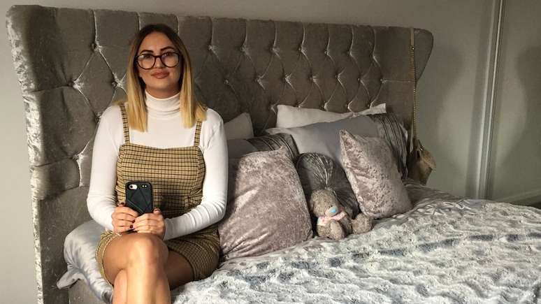 Jodie Carnall chama a si mesma de 'garota Snapchat Premium'