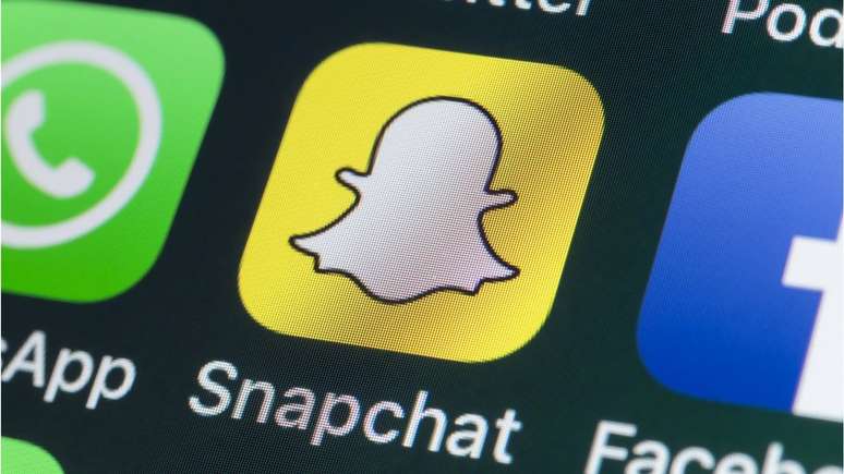 O Snapchat diz que remove perfis que compartilham esse tipo de conteúdo por meio da plataforma, quando denunciados