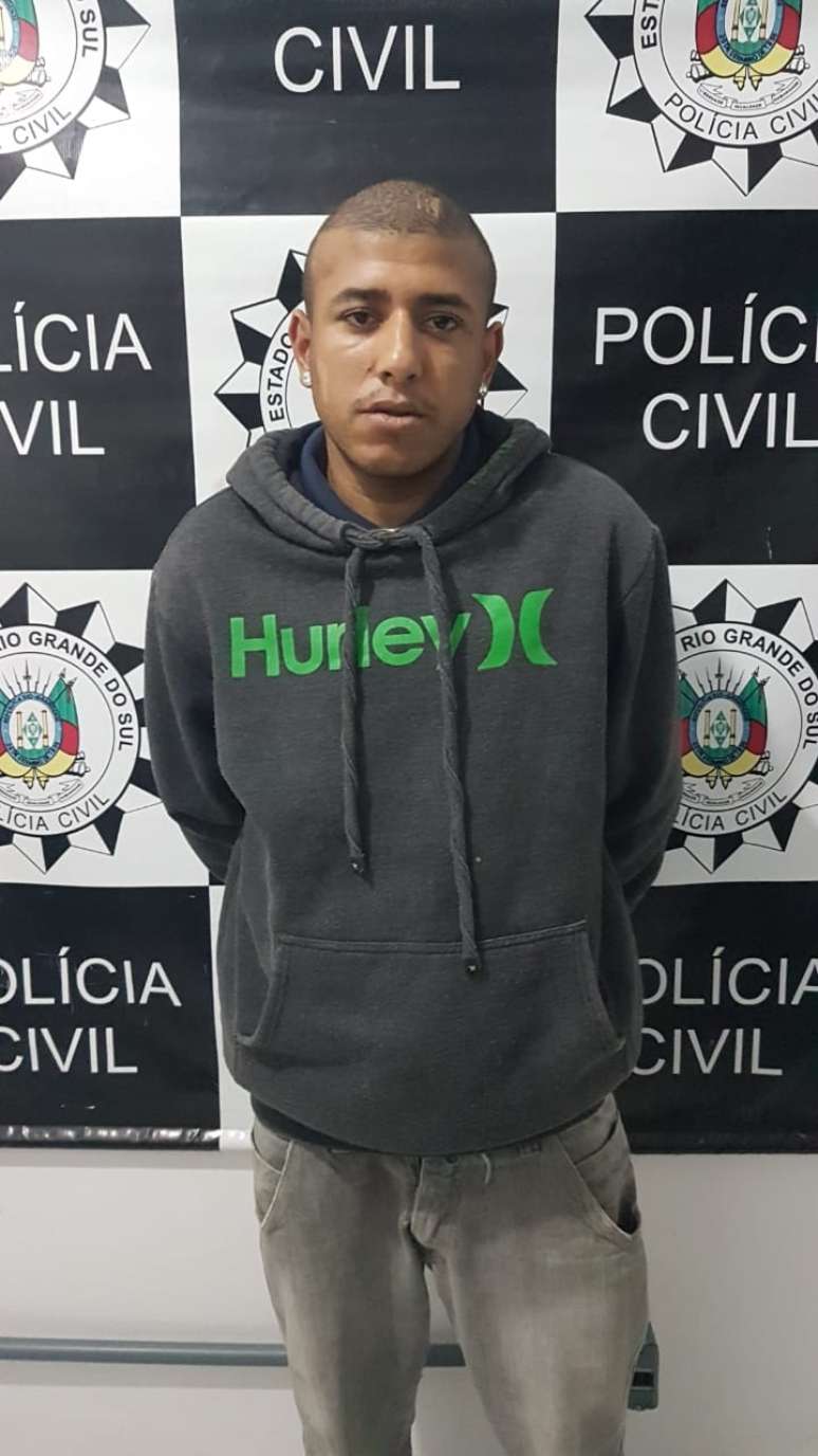 Natanael foi denunciado por homic&iacute;dio quadruplamente qualificado. Ele disse &agrave; pol&iacute;cia que estava com ci&uacute;mes e n&atilde;o queria matar