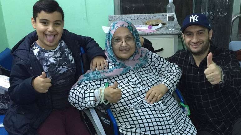 Arij Altai com o marido e o filho no Iraque: reencontro era o último desejo da mulher, que vivia no Reino Unido