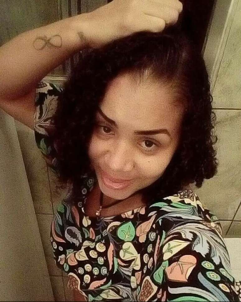 Cristiane tinha 27 anos. A pol&iacute;cia afirma que a investiga&ccedil;&atilde;o sobre o seu assassinato est&aacute; em andamento