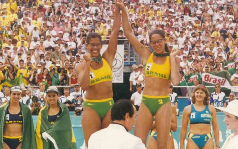Jackie Silva, (à esquerda) receberá o Troféu Adhemar Ferreira da Silva (Foto: Acervo COB)
