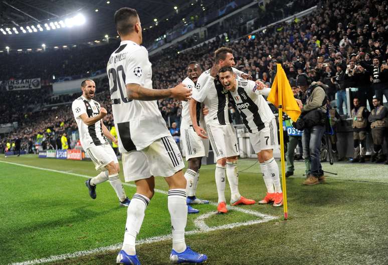 Mandzukic comemora gol da vitória da Juventus