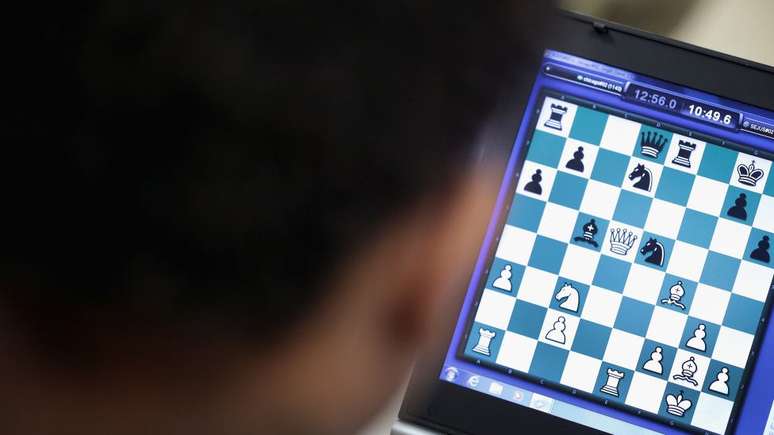 Quem é melhor no xadrez: o homem ou o computador? Ou ambos? - BBC News  Brasil
