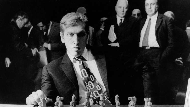 Bobby Fischer jugó ajedrez en línea?