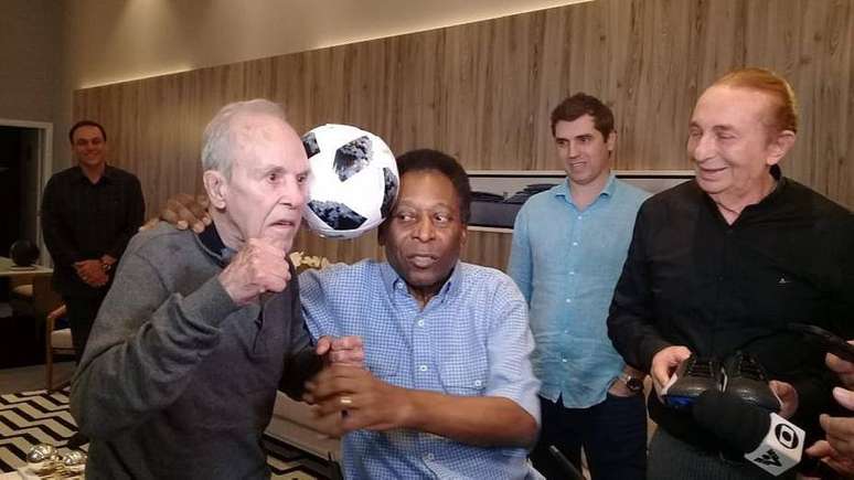 Éder Jofre e Pelé se encontram em Santos