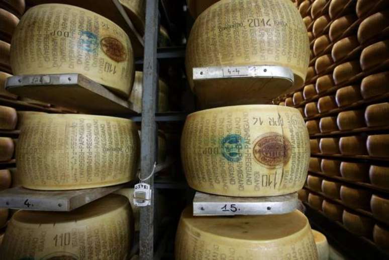 Formas de Parmigiano Reggiano, na Itália