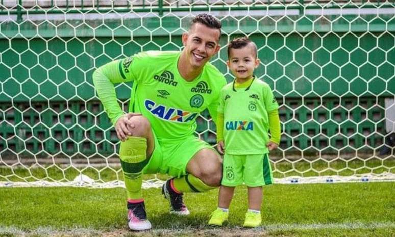 Danilo e o filho Lorenzo, que tem quatro anos 