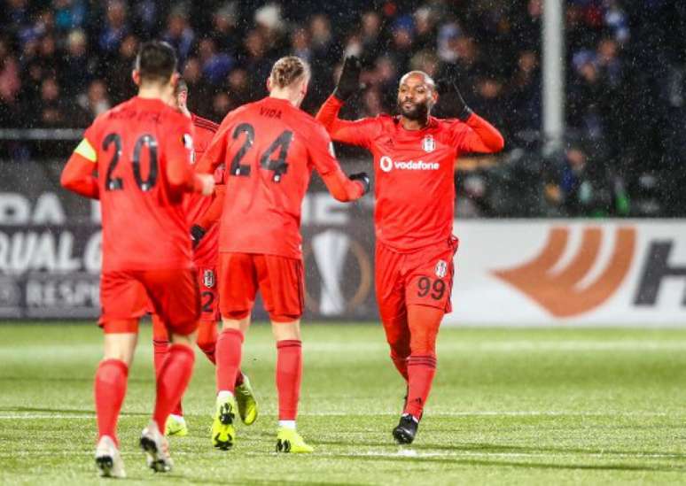 Brasileiro comemora seu gol (Foto: Terje Pedersen / NTB Scanpix / AFP)