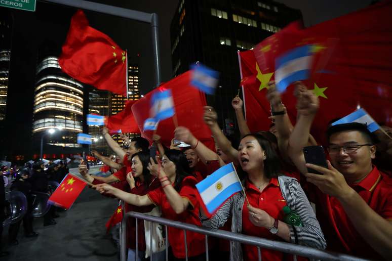 Membros da comunidade chinesa na Argentina aguardam chegada de presidente Xi Jinping em Buenos Aires 29/11/2018 REUTERS/Marcos Brindicci