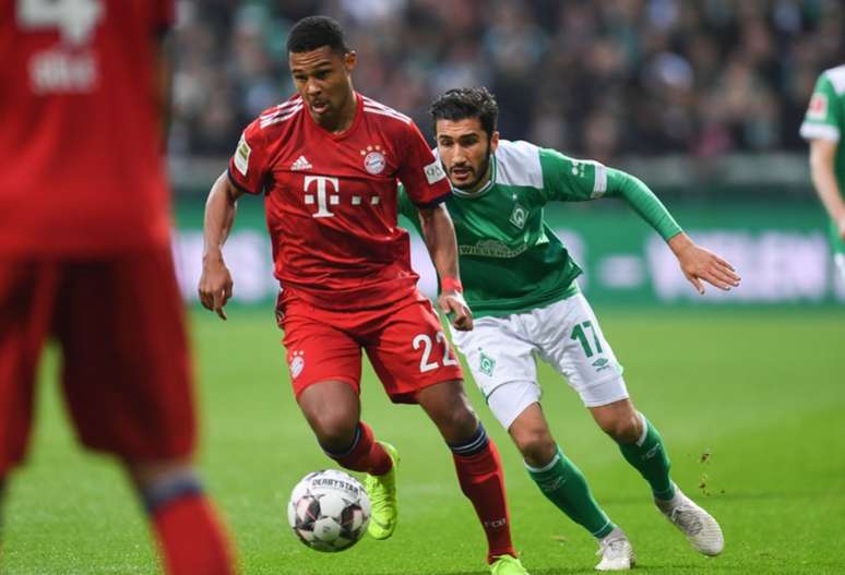 Gnabry marcou os dois gols do Bayern de Munique na partida (Foto: Patrik STOLLARZ/AFP)
