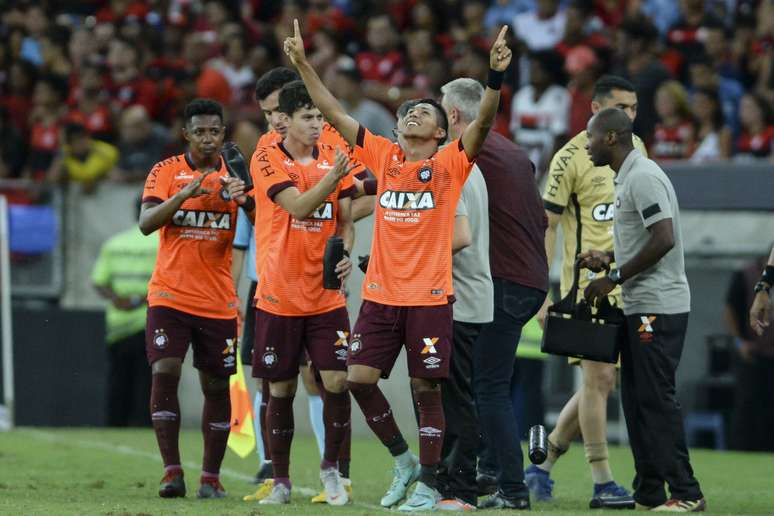 Rony comemora gol durante Flamengo x Atletico-PR