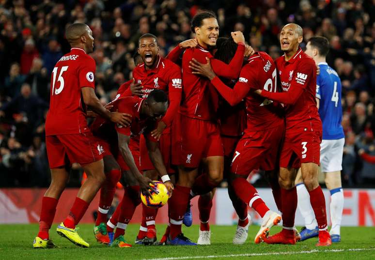 Jogadores do Liverpool comemoram