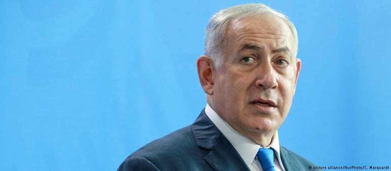 Primeiro-ministro israelense é acusado pela terceira vez de suborno e corrupção