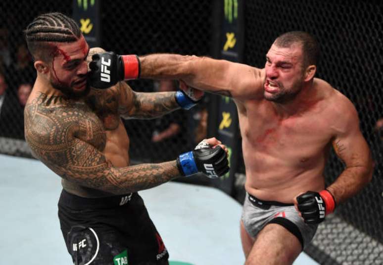 Maurício Shogun nocauteou o australiano Tyson Pedro no terceiro round de confronto (Foto: Getty Images)