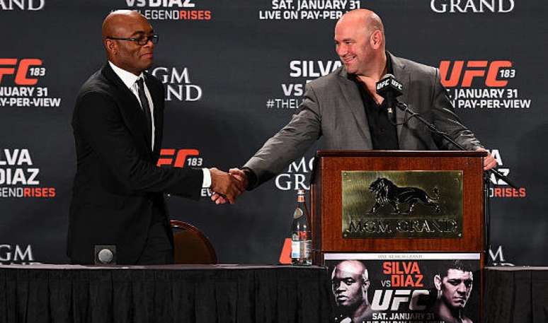 Dana White confirmou que acertou disputa de cinturão caso Anderson vença Adesanya (Foto: Getty Images)