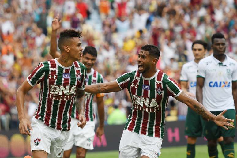 Richard, do Fluminense, comemora seu gol 