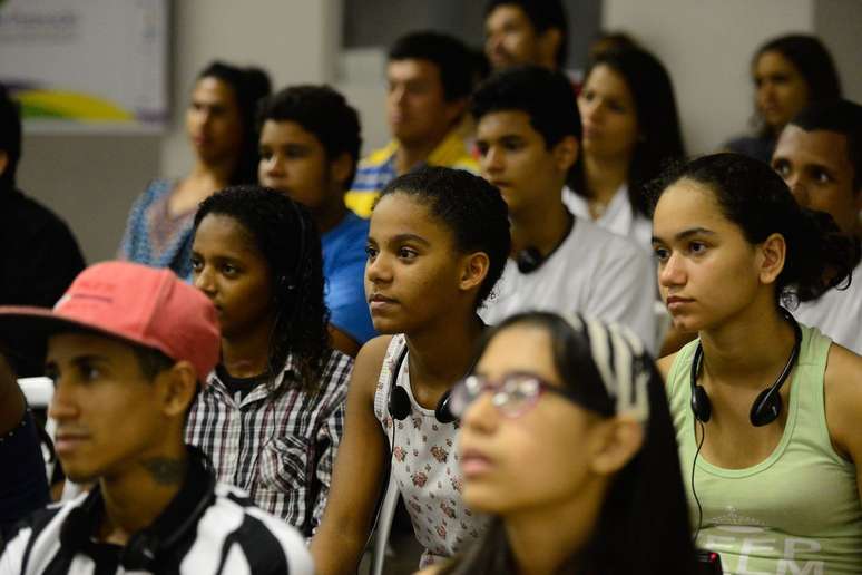 Pesquisadora diz que os jovens que não trabalham nem estudam não são preguiçosos, mas jovens que têm acesso à uma educação de baixa qualidade