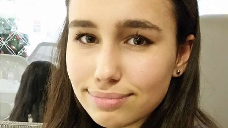 A adolescente britânica Natasha Ednan-Laperouse morreu depois de comer uma baguete com sementes de gergelim