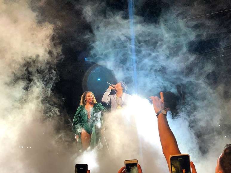 Beyoncé ao lado de seu marido Jay Z no Global Citizen Festival.